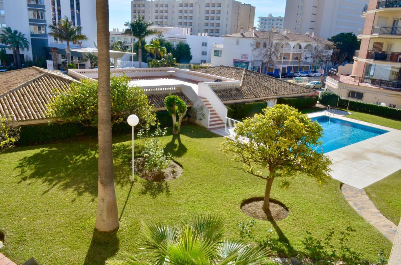 Апартаменты Carihuela Un Dormitorio Junto Al Mar Торремолинос Экстерьер фото