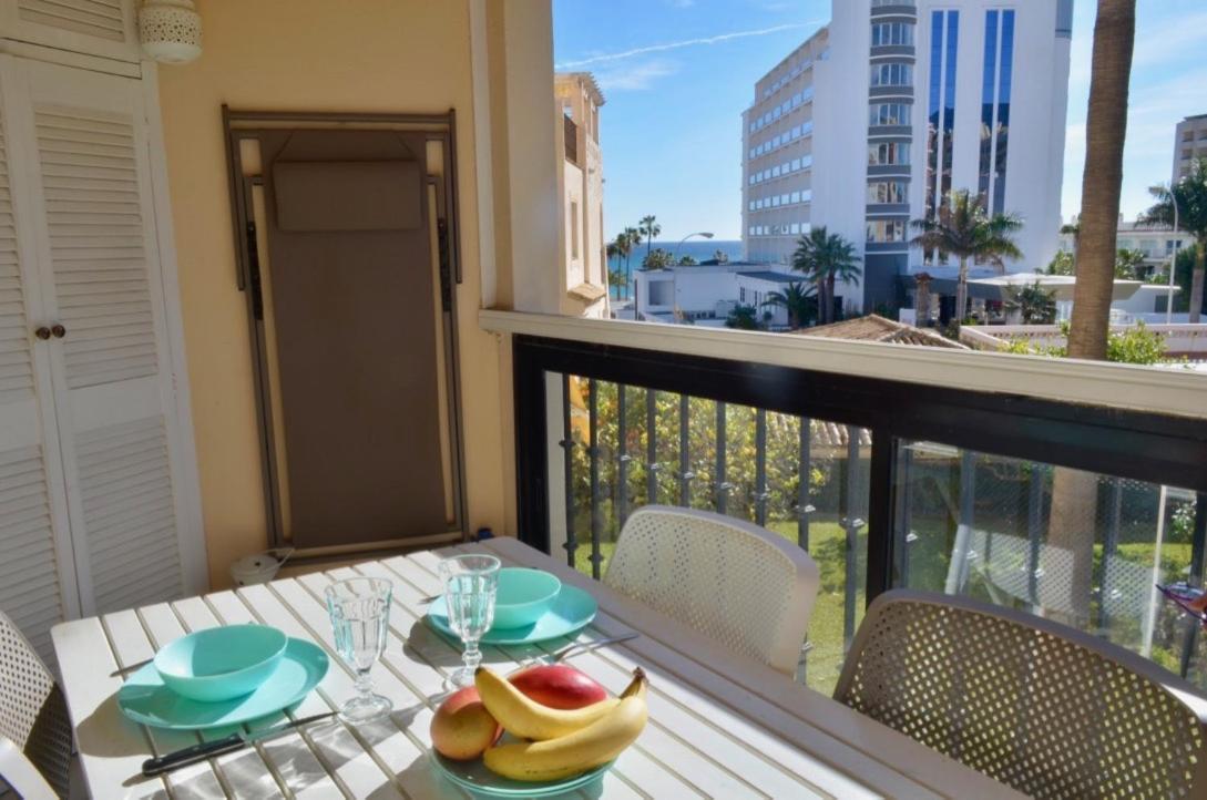 Апартаменты Carihuela Un Dormitorio Junto Al Mar Торремолинос Экстерьер фото