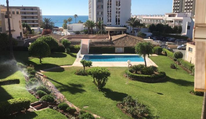 Апартаменты Carihuela Un Dormitorio Junto Al Mar Торремолинос Экстерьер фото