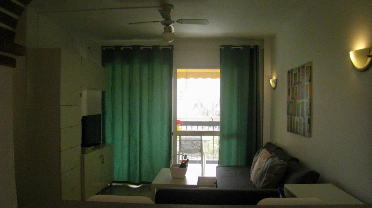 Апартаменты Carihuela Un Dormitorio Junto Al Mar Торремолинос Экстерьер фото