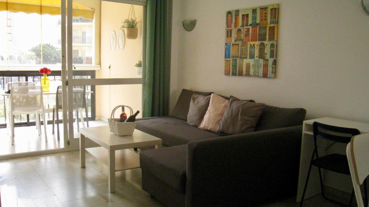 Апартаменты Carihuela Un Dormitorio Junto Al Mar Торремолинос Экстерьер фото